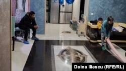 This is how one of the two living rooms in the Iliescu family's house, destroyed by the explosion in Crevedia, looked like