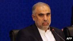 اسد قیصر د تحریک انصاف مخکښ او د عمران خان له نېږدې ملګرو څخه دی ـ پخوانی انځور.