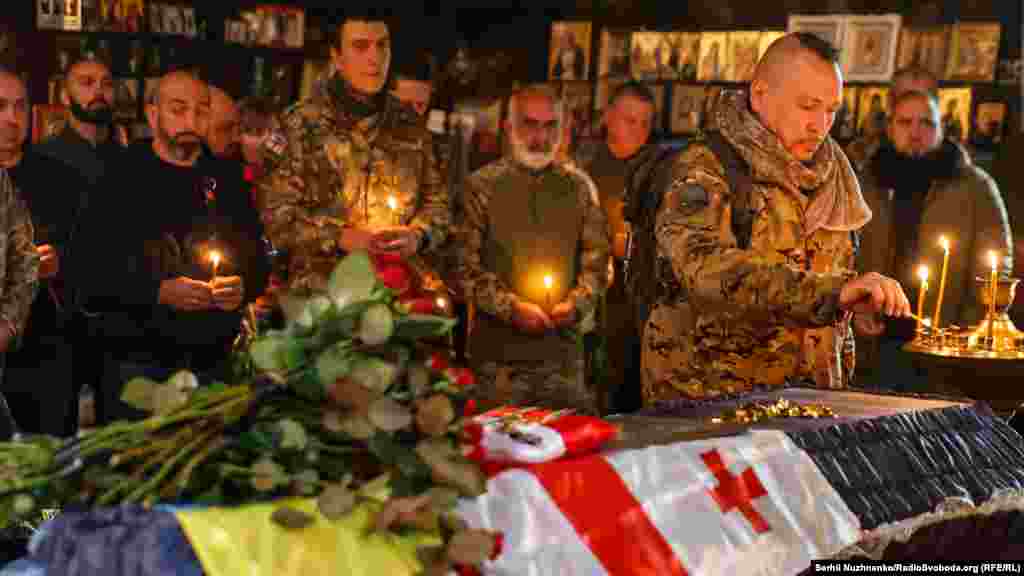 Заупокійна служба за грузинським  добровольцем Едішером Кварцхелія в Володимирському кафедральному соборі в Києві