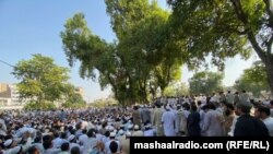 د خيبر پښتونخوا اسمبلۍ مخې ته په جناح پارک کې احتجاج کوونکو استادانوپه پېنشن کې د زياتوالي او په نوکريو کې د ترقۍ غوښتنه کوله.