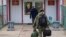 Волгоград. Призывник перед отправкой в вооруженные силы РФ в рамках мобилизации
