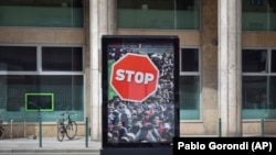 Migrációellenes kormányzati plakát Budapesten 2018-ban