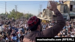 د پښتون ژغورنې غورځنګ مشر منظور پښتین د نومبر پر ۲۷مه په ټانک کې جلسې ته د وینا پر مهال. 