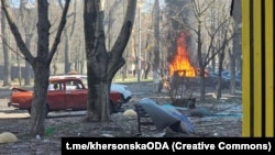 За даними місцевої влади, через російські атаки на Херсонщині минулої доби
загинула людина, ще шестеро – зазнали поранень