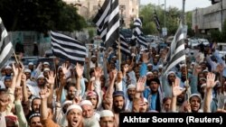 د مظاهرو اعلان د جمعیت علمای اسلام (ف) مشر مولانا فضل الرحمان کړی وو - پخوانی انځور