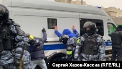 Hundreds of people have been detained across Russia during anti-government protests on January 31.