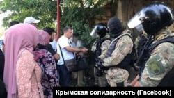 Російські силовики під час обшуків у Криму, архів