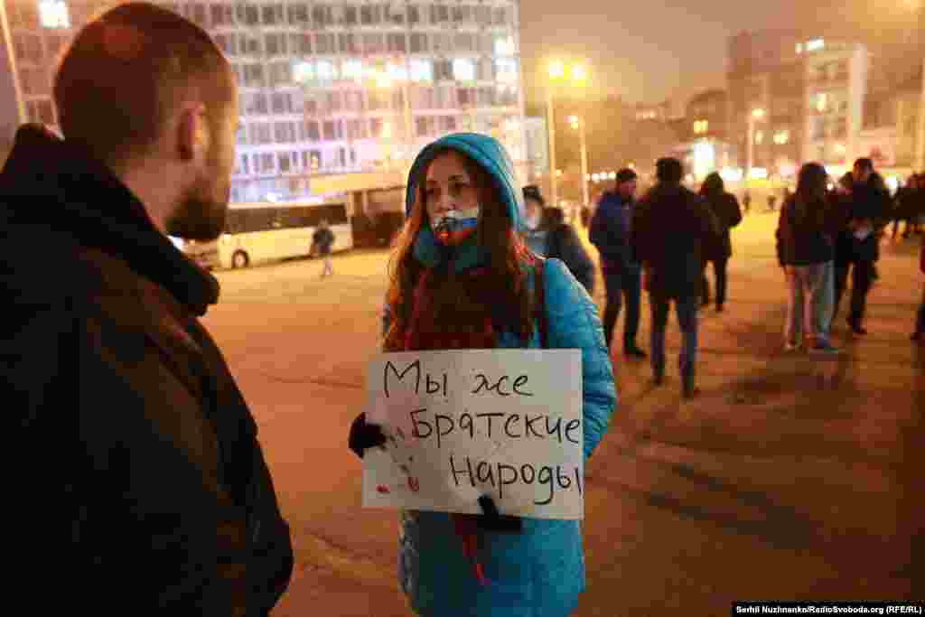 По словам активистов, эти исполнители в России «не стесняются получать награды из рук политиков и шоуменов, которые призывают к вооруженной агрессии против Украины»
