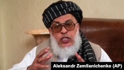 شېر محمد عباس ستانکزی په مسکو کې خبري غونډې ته وینا کوي - د ۲۰۱۹ز کال انځور.