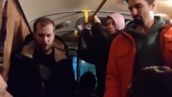 У спецприёмников очереди из автозаков У спецприёмников очереди из автозаков