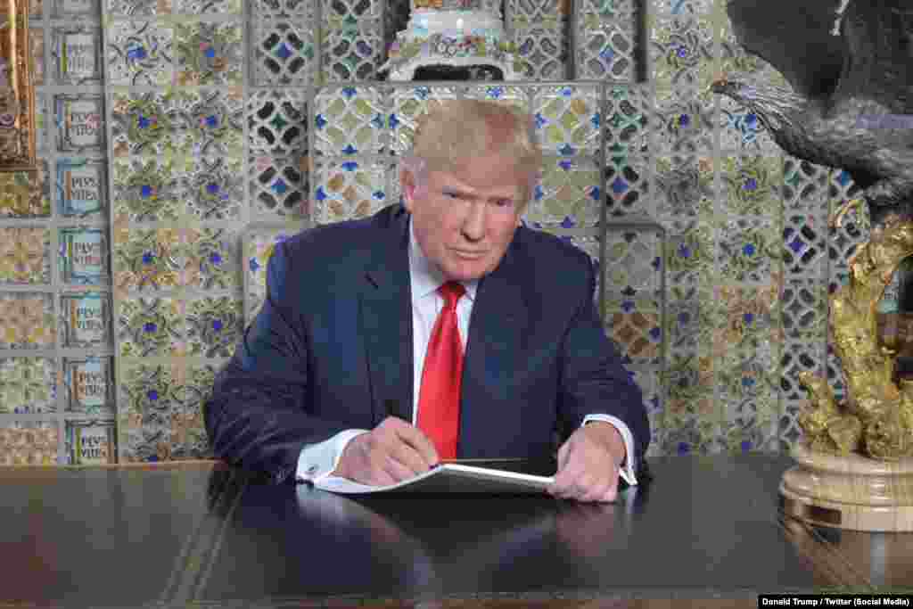 За несколько дней до присяги Трамп опубликовал в своем Твиттере фотографию, сделанную во время подготовки к присяге. "С нетерпением жду пятницы", - написал Трамп.