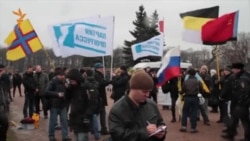 Националисты мешают акции "Петербург за Майдан" Националисты мешают акции "Петербург за Майдан"