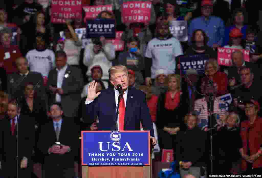 Трамп на встрече с избирателями в рамках тура "The USA Thank You Tour". Пенсильвания, 15 декабря 2016 года.