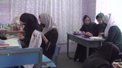 خیاطۍ او ګلکارۍ افغانو ښځو ته هیله ورکړې ده خیاطۍ او ګلکارۍ افغانو ښځو ته هیله ورکړې ده
