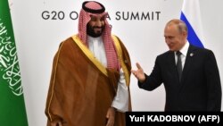 Will Russian President Vladimir Putin (right) blink before Saudi Crown Prince Muhammad bin Salman?
