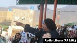 د پي ټي اېم مخکښ او د قامي اسمبلۍ غړی علي وزیر 
