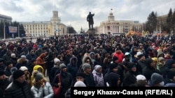 Несанкционированный митинг в Кемерове после смертельного пожара (архивное фото)