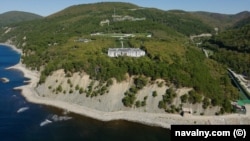 A drone shot captured by the FBK team of the Black Sea property alleged to be used by Russian President Vladimir Putin as his personal palace.
