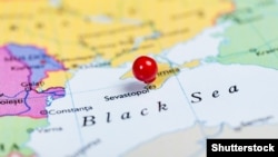 По утверждениям ведомства, система ПВО за ночь сбила 15 дронов над полуостровом