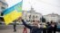 Жители Херсона празднуют освобождение города украинской армией