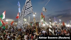 پاکستان ډیموکریټک موومېنټ تر دې وړاندې په ګوجرانواله او کراچۍ کې لویې جلسې کړي.