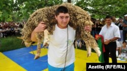 Акмәчеттә Бөтенкырым Сабантуе узды