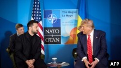 Presidenti amerikan, Donald Trump në takim me presidentin ukrainas, Volodymyr Zelensky në margjina të samtit të NATO-s, të mbajtur në muajin qershor në Hagë.