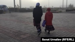 Pupils at a school in the Kazakh city of Uralsk go home after being prohibited from attending lessons because they were wearing head scarves.