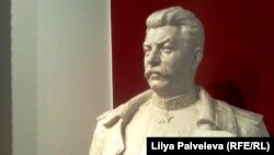 Фарфоровый бюст Сталина, 1947 г. В Историческом музее место таким произведениям - в запасниках. В Хорошево будет иначе
