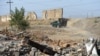 پاکستان پوځيان په شماليوزیرستان کې پر کچه سړک، د کنډوالو په منځ کې ګزمه کوي - انځور له ارشیفه