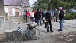 Жители села Пески требуют компенсацию и хотят вернуться домой (видео) Жители села Пески требуют компенсацию и хотят вернуться домой (видео)