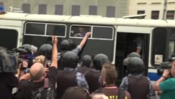 Протест і затримання: акція на підтримку Голунова в Москві (відео) Протест і затримання: акція на підтримку Голунова в Москві (відео)